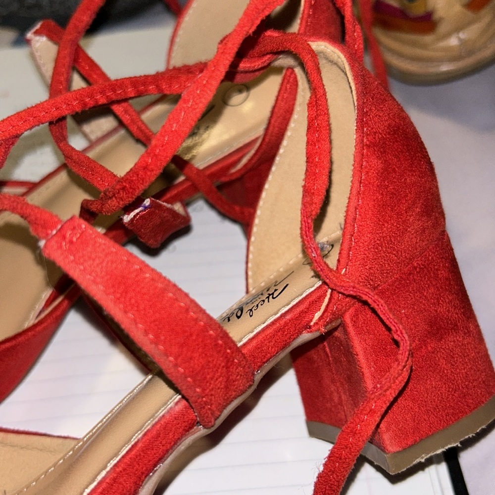 Heels - Picture 2 of 3